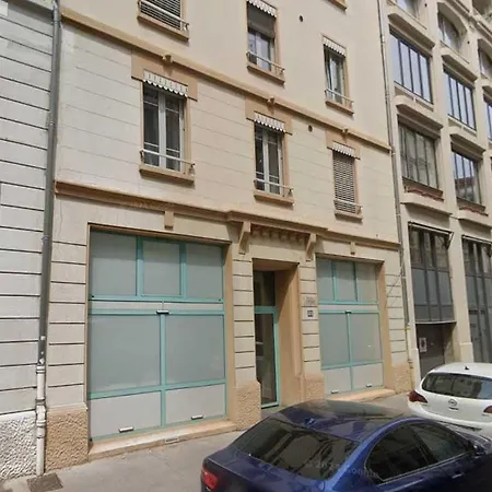 Appartement 6 - Part Dieu - Rue Cuvier - 32 *